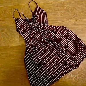 Cute gently used burgundyWhite sun dress